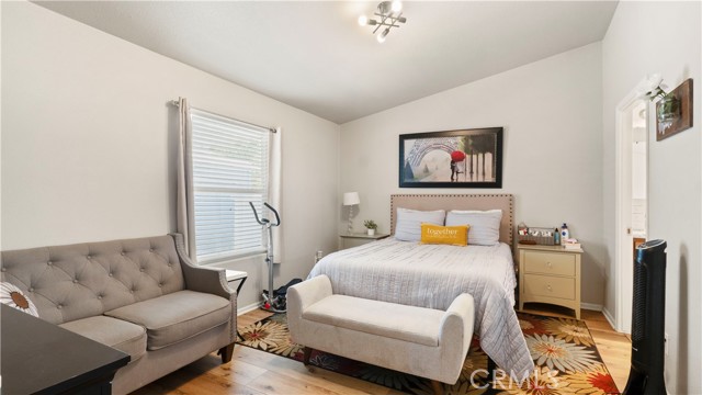 300 Ellis Street, Lake Elsinore CA: https://media.crmls.org/medias/9189b29a-1b35-4c96-a6cc-27ca48175c0c.jpg
