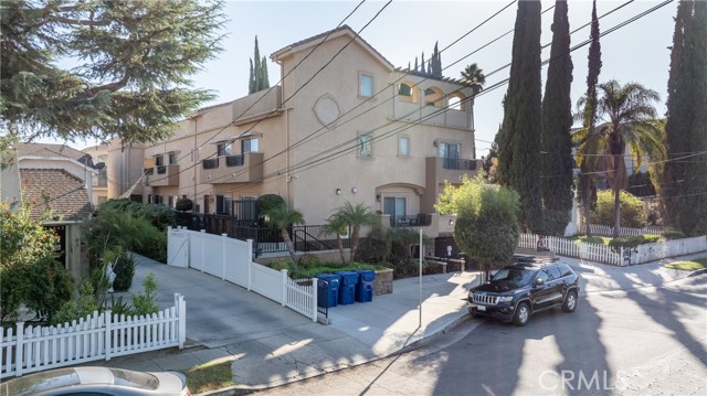 Detail Gallery Image 24 of 27 For 10808 Kling St #5,  Toluca Lake,  CA 91602 - 3 Beds | 2/1 Baths