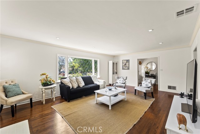 Detail Gallery Image 4 of 28 For 2205 Las Lunas, Pasadena,  CA 91107 - 3 Beds | 2 Baths