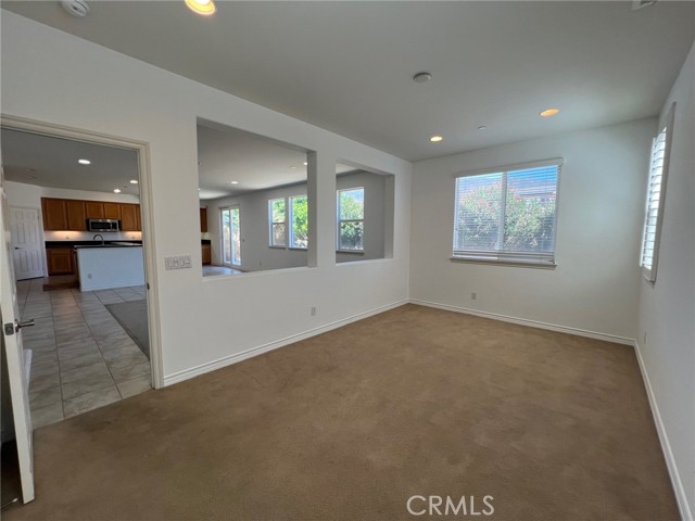 15688 Portenza Drive, Fontana CA: https://media.crmls.org/medias/918b5dbe-7fef-40fa-a10f-1a7143735b66.jpg