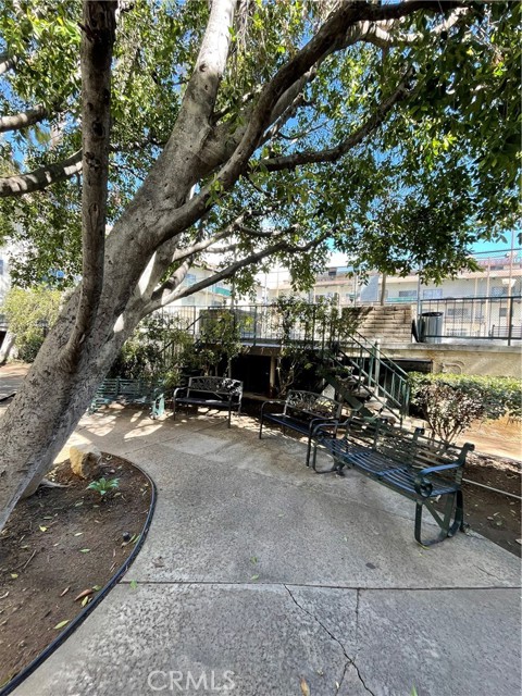 5460 White Oak Avenue, Encino CA: https://media.crmls.org/medias/918bedd9-bca8-424d-b757-f4f2876c7226.jpg
