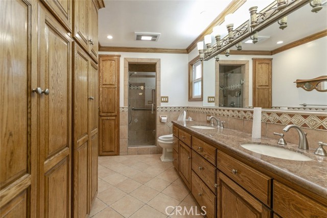 835 N Lincoln Street, Burbank CA: https://media.crmls.org/medias/918c2ac3-7e08-4888-a613-449c5cdf03d3.jpg