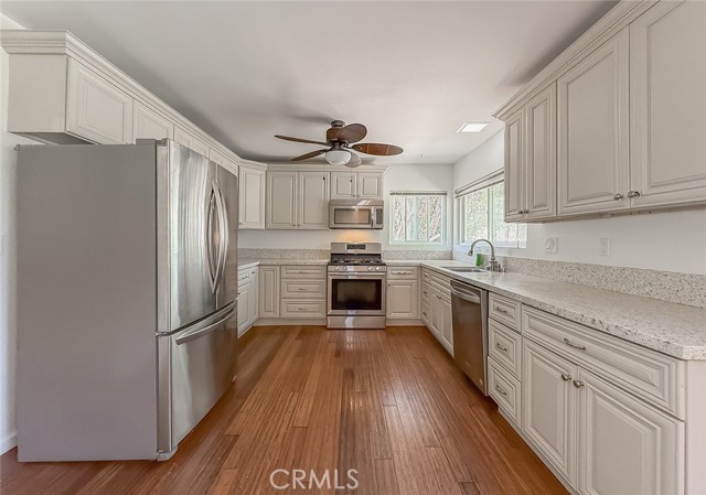 Detail Gallery Image 8 of 39 For 24022 Wildwood Canyon Rd, Newhall,  CA 91321 - 3 Beds | 2 Baths