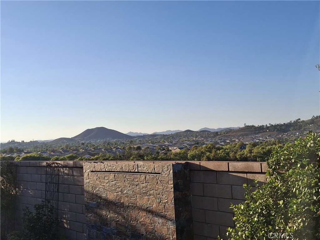 https://media.crmls.org/medias/918d74de-f943-4b84-83c6-32b48d2936b3.jpg?preset=X-Large