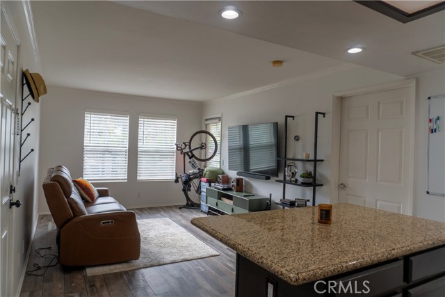Detail Gallery Image 9 of 12 For 3424 Hathaway Ave #213,  Long Beach,  CA 90815 - 1 Beds | 1 Baths