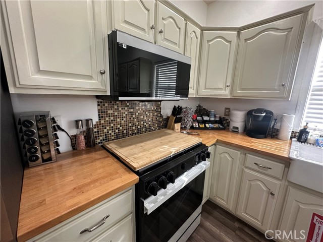 Detail Gallery Image 4 of 30 For 15124 Acacia, –,  CA 93222 - 4 Beds | 3 Baths