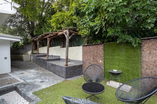11354 Sunshine Terrace, Studio City CA: https://media.crmls.org/medias/918e00f8-f54f-425e-a2f4-e124f7e2a923.jpg