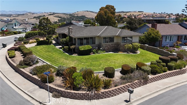 250 Coral Court, Pismo Beach CA: https://media.crmls.org/medias/918e0b50-b8a4-44bf-acec-3eeb9d608066.jpg