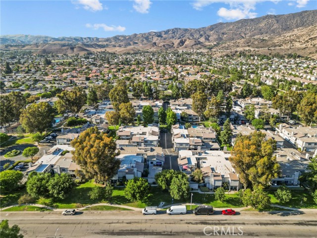 Detail Gallery Image 4 of 33 For 6475 Twin Circle Ln #3,  Simi Valley,  CA 93063 - 2 Beds | 2 Baths