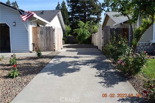 13 Betsey Way, Chico CA: https://media.crmls.org/medias/918e7bfd-f48d-40f8-a54a-5d14e9dc272e.jpg