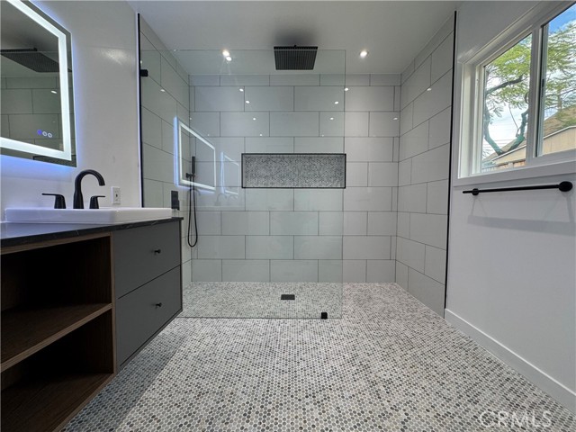 Detail Gallery Image 7 of 22 For 2212 Linda Flora Dr, Los Angeles,  CA 90077 - 3 Beds | 2/1 Baths