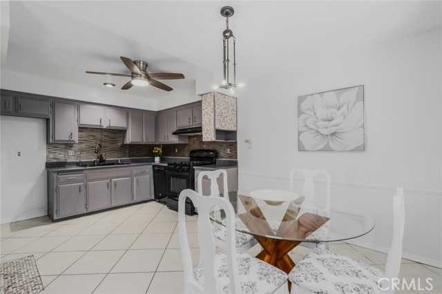 Detail Gallery Image 8 of 37 For 1919 Sherry Ln #28,  Santa Ana,  CA 92705 - 3 Beds | 2 Baths