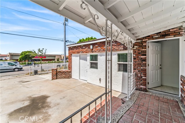 Detail Gallery Image 21 of 41 For 12670 Glenoaks Bld, Sylmar,  CA 91342 - 3 Beds | 2 Baths