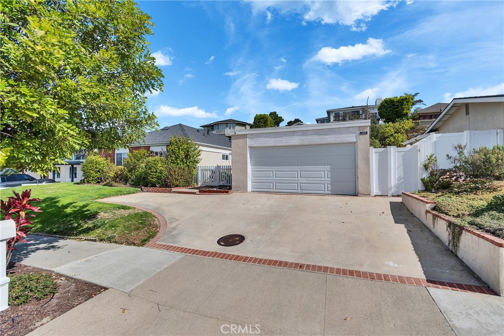 2968 Alta Laguna Boulevard