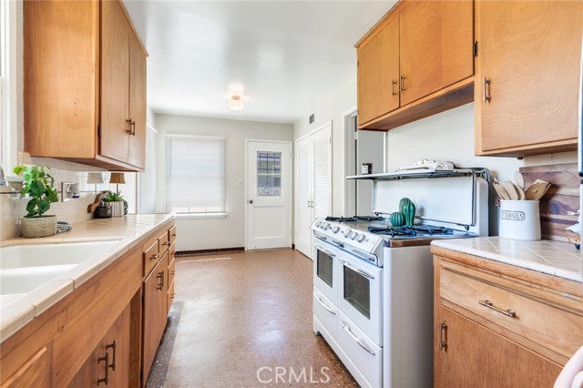 6831 Coronado Way, Riverside CA: https://media.crmls.org/medias/91913dc1-84cf-4787-8ac5-b8785f72ba57.jpg