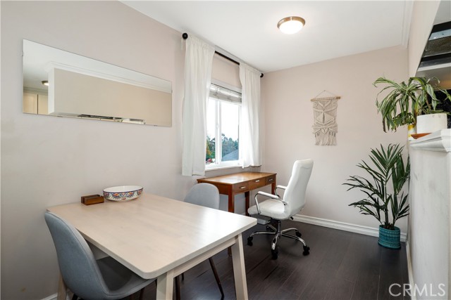 2114 India Street, Los Angeles CA: https://media.crmls.org/medias/9191ca3b-1732-44a3-9c14-78b0750e3bec.jpg