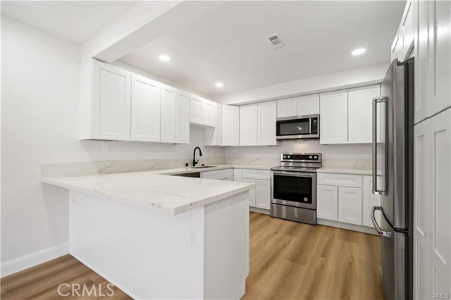 Detail Gallery Image 1 of 20 For 1360 Shadow Lane, Fullerton,  CA 92831 - 2 Beds | 2 Baths