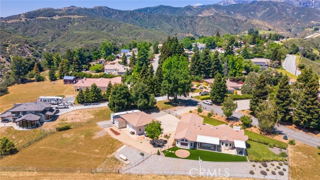 13288 Oak Crest Drive, Yucaipa CA: https://media.crmls.org/medias/9192a786-1681-4a4a-9337-0bf948c66649.jpg