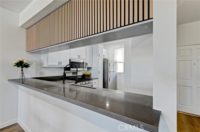 Detail Gallery Image 3 of 32 For 555 Maine Ave #225,  Long Beach,  CA 90802 - 2 Beds | 2 Baths