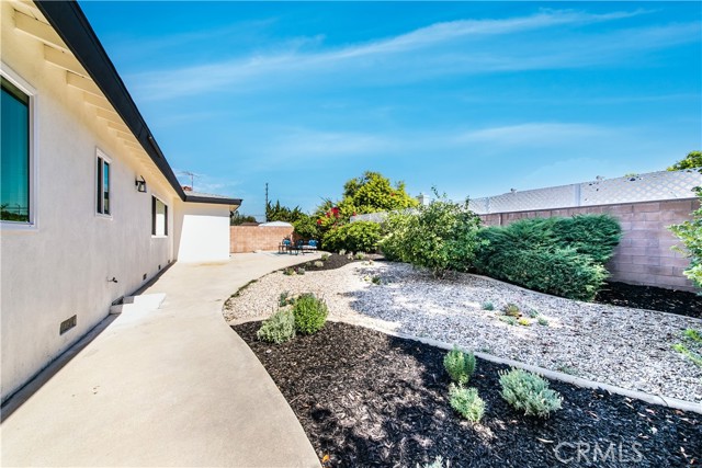 Detail Gallery Image 27 of 27 For 9038 Whitaker Ave, Northridge,  CA 91343 - 5 Beds | 2/1 Baths