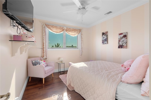 21131 Greenboro Lane, Huntington Beach CA: https://media.crmls.org/medias/9193e278-c841-4791-b699-2ba860093b33.jpg