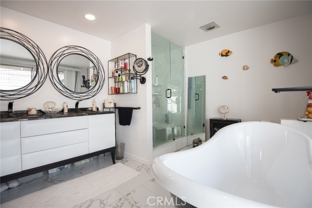5295 Bronson Way, Riverside CA: https://media.crmls.org/medias/91940597-b70a-4137-8fbf-141d6a7d79d9.jpg