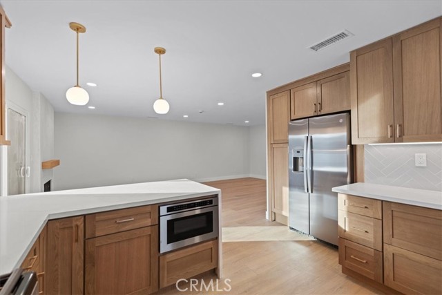 Detail Gallery Image 12 of 32 For 23217 Anza Ave, Torrance,  CA 90505 - 4 Beds | 3 Baths