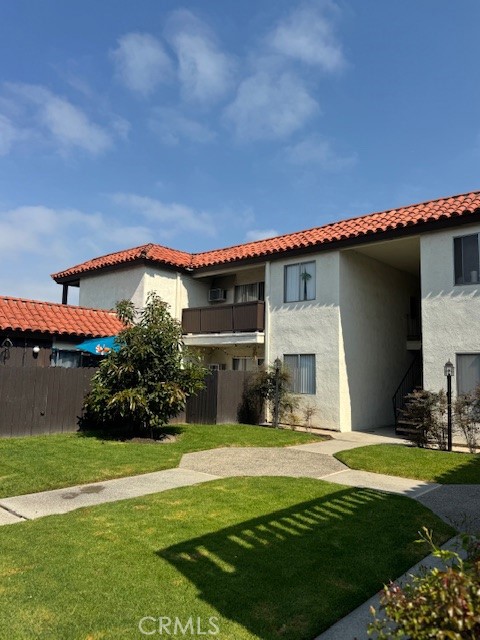 MLS #OC25165007 img 4