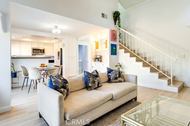 Detail Gallery Image 8 of 26 For 19091 E Country Hollow # 34, Orange,  CA 92869 - 2 Beds | 2/1 Baths