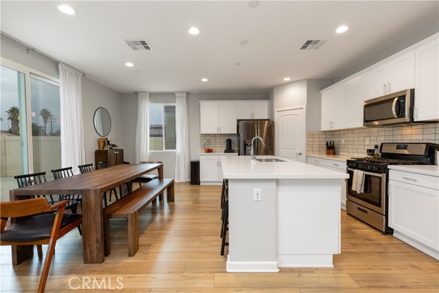 Detail Gallery Image 9 of 31 For 24944 Fortress Ct, Moreno Valley,  CA 92553 - 4 Beds | 2/1 Baths