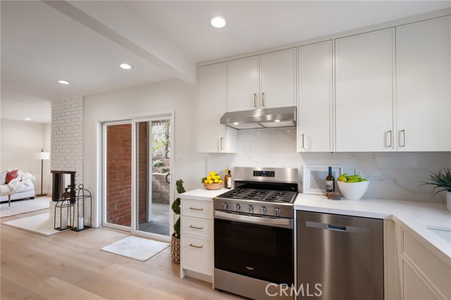 Detail Gallery Image 8 of 43 For 1707 Massena Ave, Redondo Beach,  CA 90277 - 4 Beds | 2 Baths