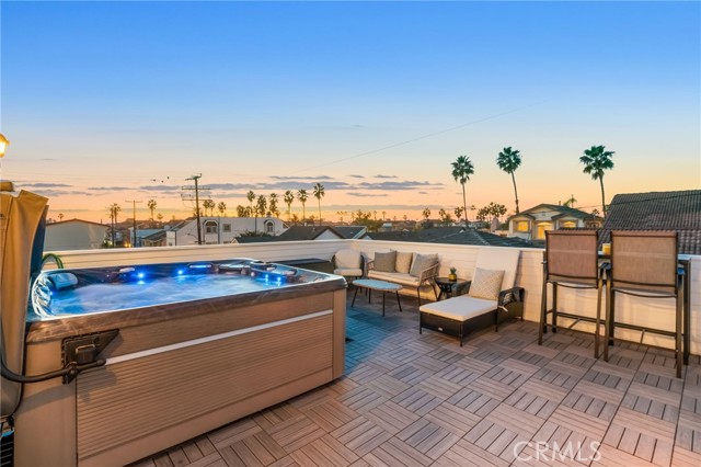 Detail Gallery Image 7 of 38 For 309 21st, Huntington Beach,  CA 92648 - 4 Beds | 3/1 Baths