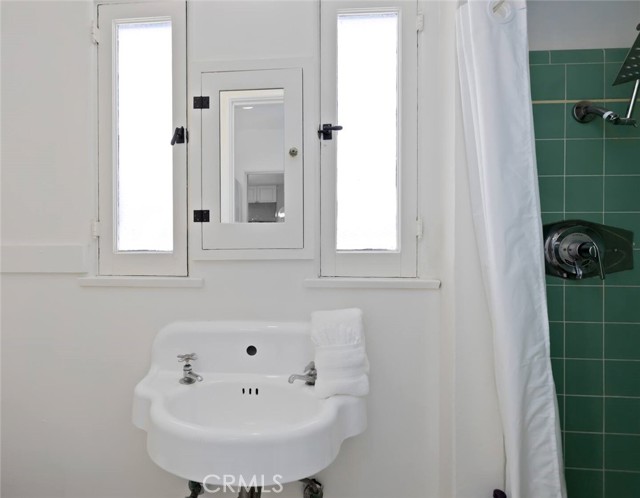 15803 E Victoria Ave., La Puente CA: https://media.crmls.org/medias/91970f28-da0f-4dd3-b5b7-b989e04de6cb.jpg