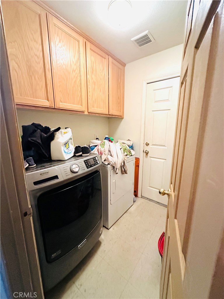 https://media.crmls.org/medias/9197509f-1abb-4919-bfb0-50a13995c1d5.jpg?preset=X-Large