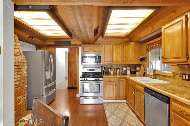 Detail Gallery Image 21 of 61 For 14415 Erie, Apple Valley,  CA 92307 - 4 Beds | 2 Baths