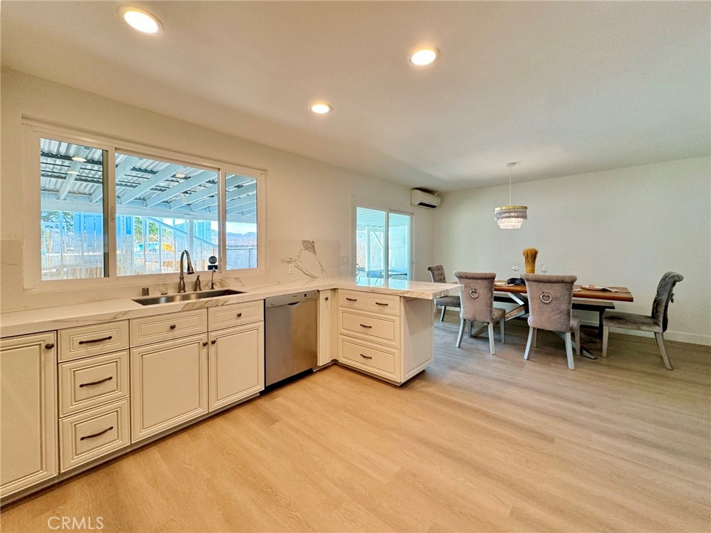 MLS #OC25244516 image #34