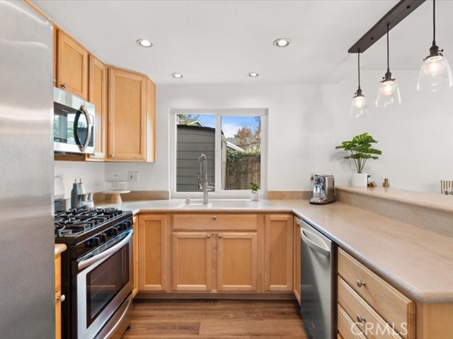 2157 Pacific Avenue, Costa Mesa CA: https://media.crmls.org/medias/9198487d-33c8-4993-b5b7-6d42d132b36d.jpg