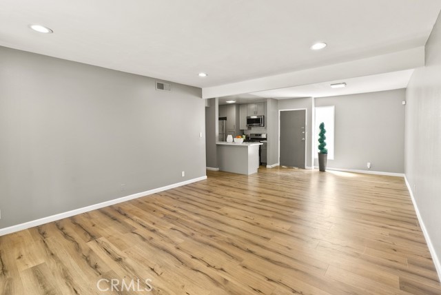 Detail Gallery Image 14 of 34 For 18620 Hatteras Street #223,  Tarzana,  CA 91356 - 3 Beds | 2 Baths