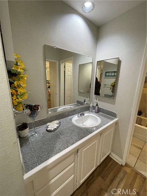 5460 White Oak Avenue, Encino CA: https://media.crmls.org/medias/91994b51-180e-40ec-9e86-8e5cbe3c7330.jpg