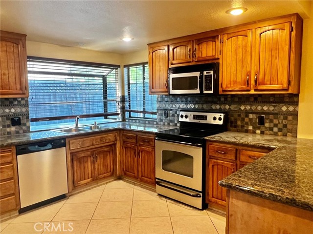 Detail Gallery Image 9 of 26 For 856 Purdue Ct, Merced,  CA 95348 - 3 Beds | 2 Baths