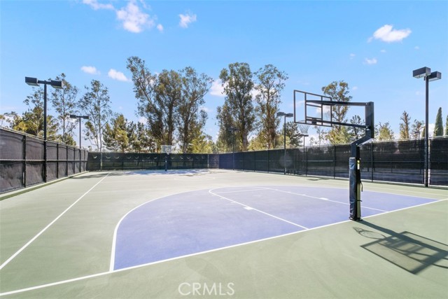 20 Townsend, Irvine CA: https://media.crmls.org/medias/919ae03b-3bf0-482d-bc2a-d56855a3134a.jpg