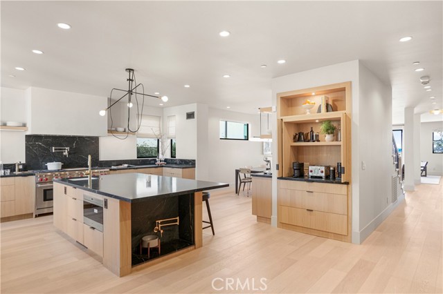 Detail Gallery Image 30 of 40 For 2212 Cliff Dr, Newport Beach,  CA 92663 - 5 Beds | 5/1 Baths