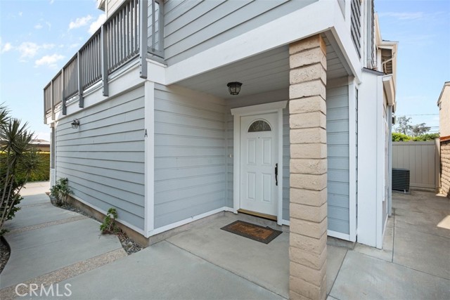221 Violet Avenue, Monrovia CA: https://media.crmls.org/medias/919c56f8-aa18-4200-8bbd-0a8c2ebfea3c.jpg