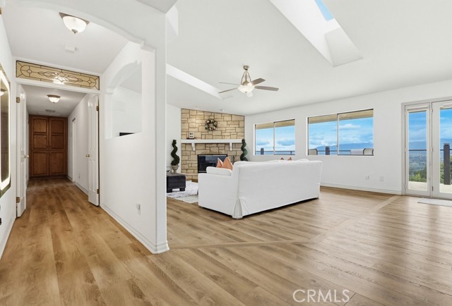 Detail Gallery Image 6 of 55 For 28572 Meadow Mesa Ln, Escondido,  CA 92026 - 4 Beds | 5/1 Baths