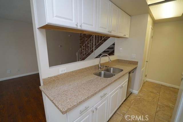 Detail Gallery Image 4 of 7 For 28093 Robin Ave #150,  Saugus,  CA 91350 - 2 Beds | 1 Baths