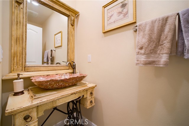 Detail Gallery Image 16 of 41 For 12010 Santiam Ct, Jurupa Valley,  CA 91752 - 5 Beds | 3/1 Baths