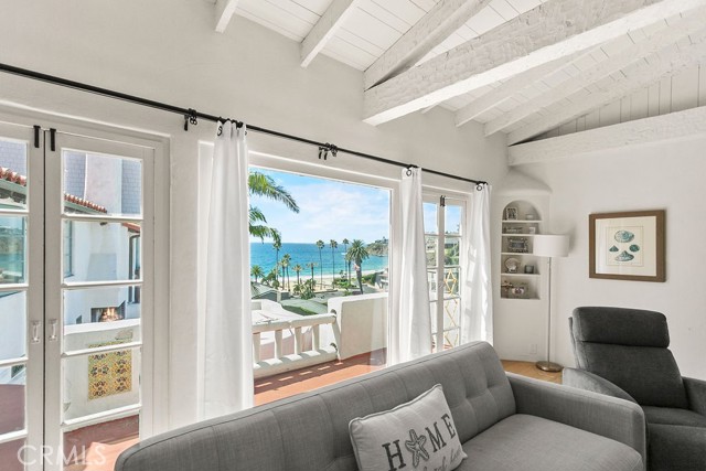 52 EMERALD BAY, Laguna Beach CA: https://media.crmls.org/medias/919ddfc8-8e2e-486d-a2a9-53e3bdd32310.jpg