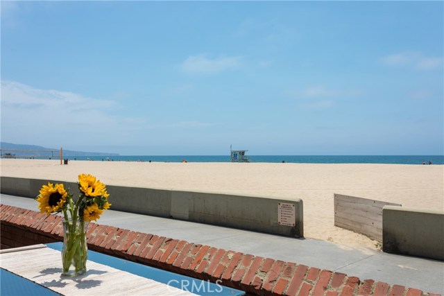 2654 The Strand, Hermosa Beach, California 90254, 3 Bedrooms Bedrooms, ,4 BathroomsBathrooms,Residential,Sold,The Strand,OC17238177