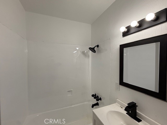 https://media.crmls.org/medias/919e53dd-8715-47ac-90ae-e3413f988f26.jpg?preset=X-Large