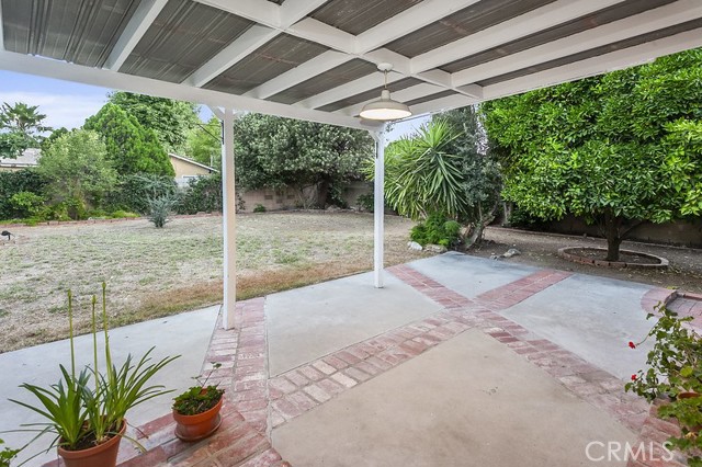 22330 Cantara Street, Canoga Park CA: https://media.crmls.org/medias/919efa5c-26e6-4673-a08e-e5bc0b2c4f95.jpg